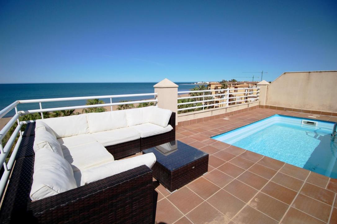 Atico Con Piscina Privada En Primera Linea Apartment Denia Exterior foto