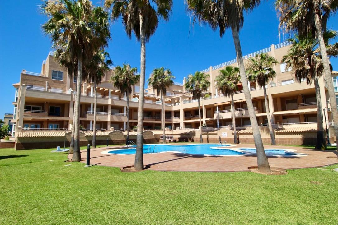 Atico Con Piscina Privada En Primera Linea Apartment Denia Exterior foto