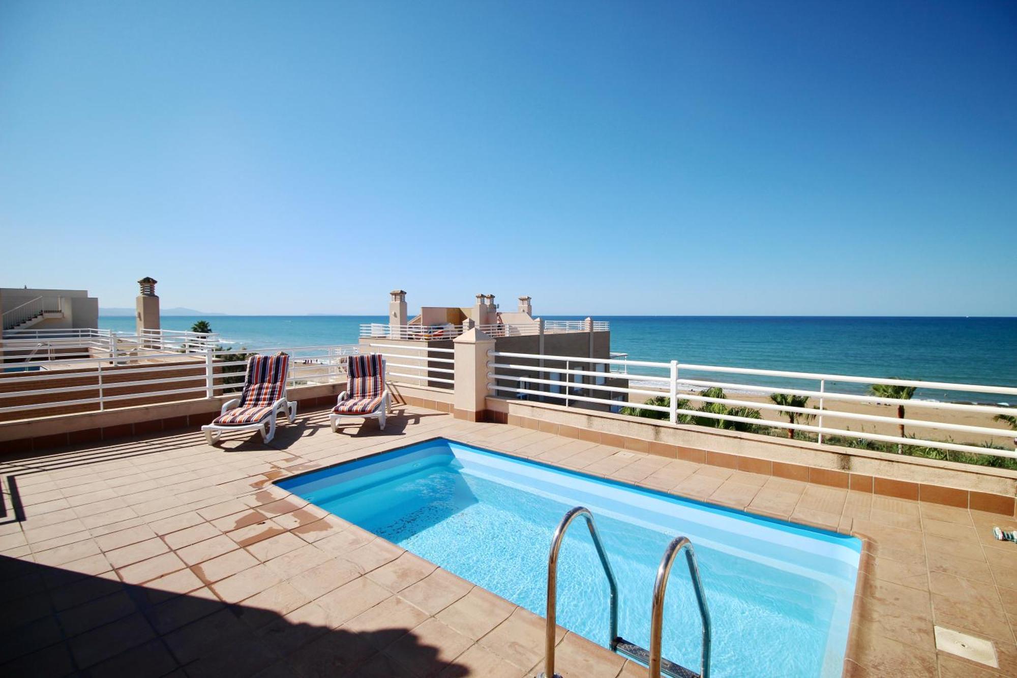 Atico Con Piscina Privada En Primera Linea Apartment Denia Cameră foto